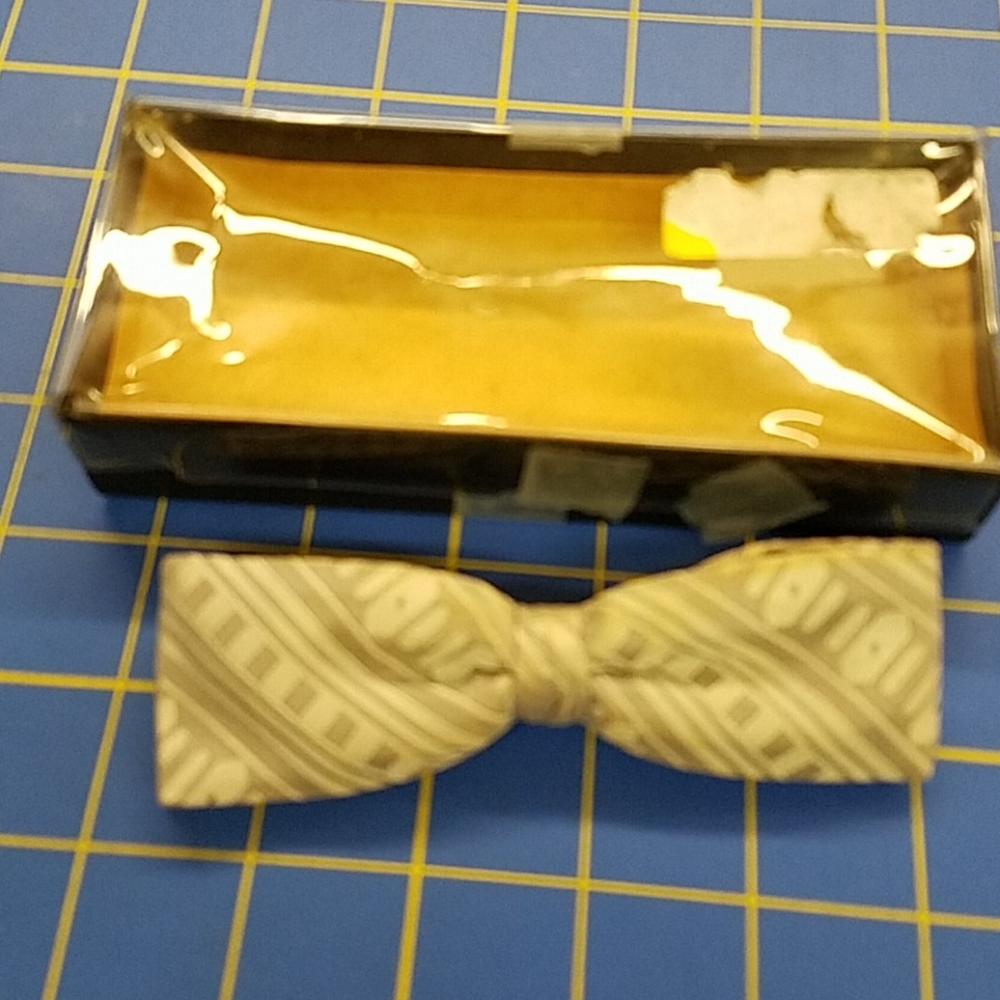 Vintage Satin Bow Tie 5" x 1.5" Gray